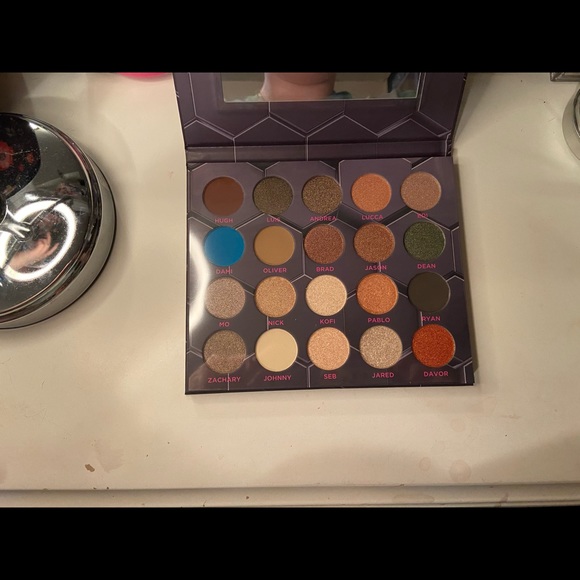 Barbarella Eyeshadow Palette - Picture 3 of 3